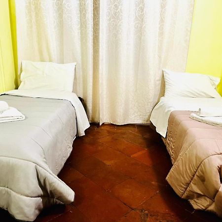 Holiday Rome Guesthouse ภายนอก รูปภาพ