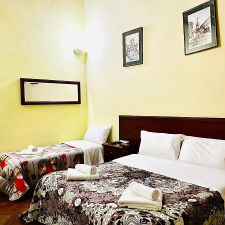 Holiday Rome Guesthouse ภายนอก รูปภาพ