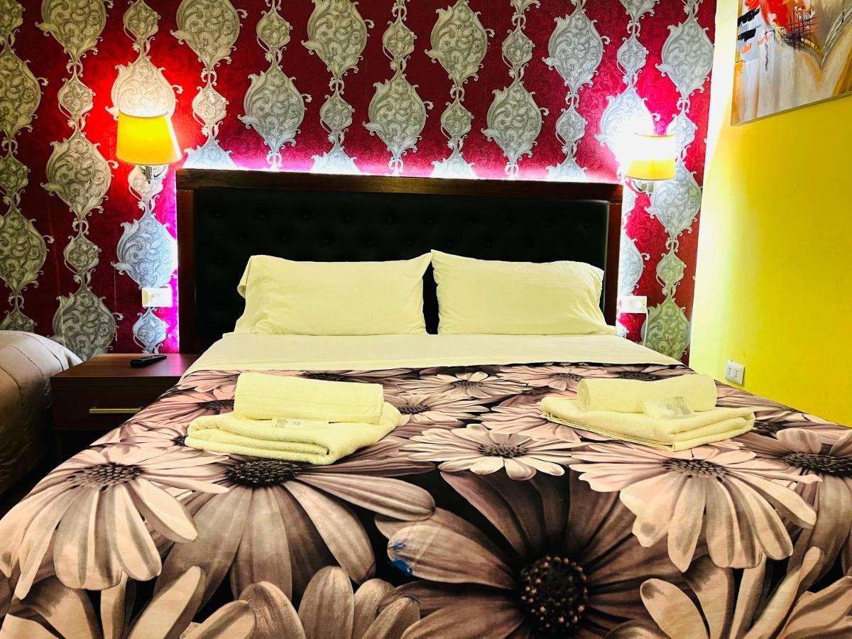 Holiday Rome Guesthouse ภายนอก รูปภาพ