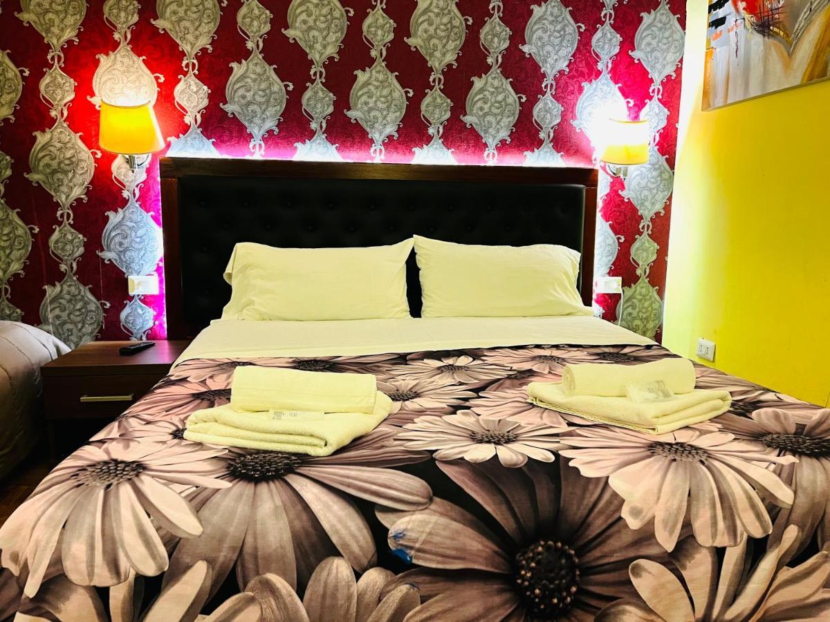 Holiday Rome Guesthouse ภายนอก รูปภาพ