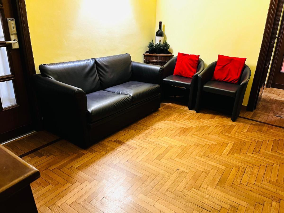 Holiday Rome Guesthouse ภายนอก รูปภาพ