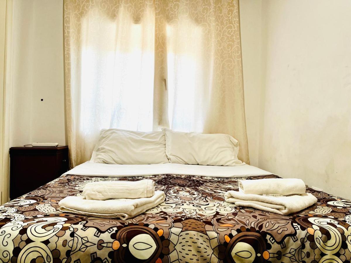 Holiday Rome Guesthouse ภายนอก รูปภาพ