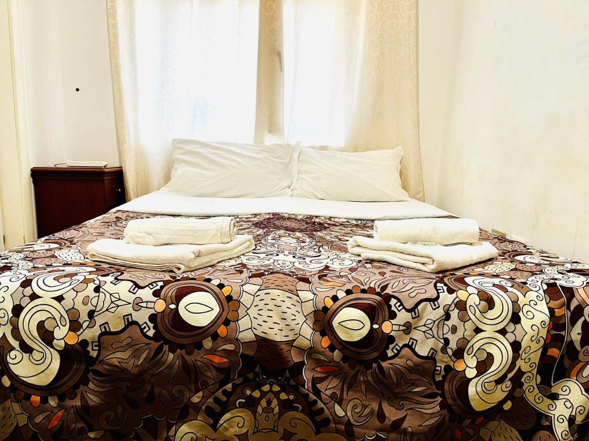 Holiday Rome Guesthouse ภายนอก รูปภาพ