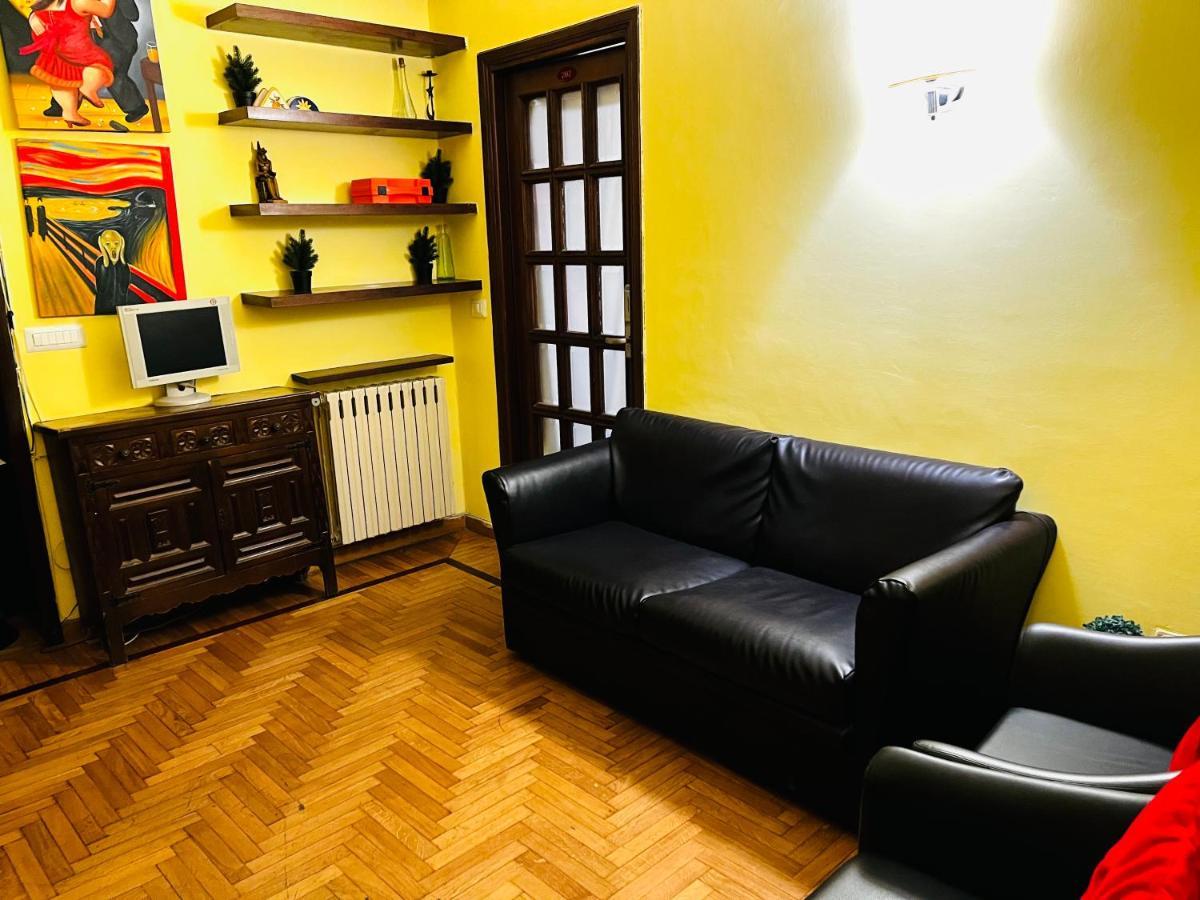 Holiday Rome Guesthouse ภายนอก รูปภาพ