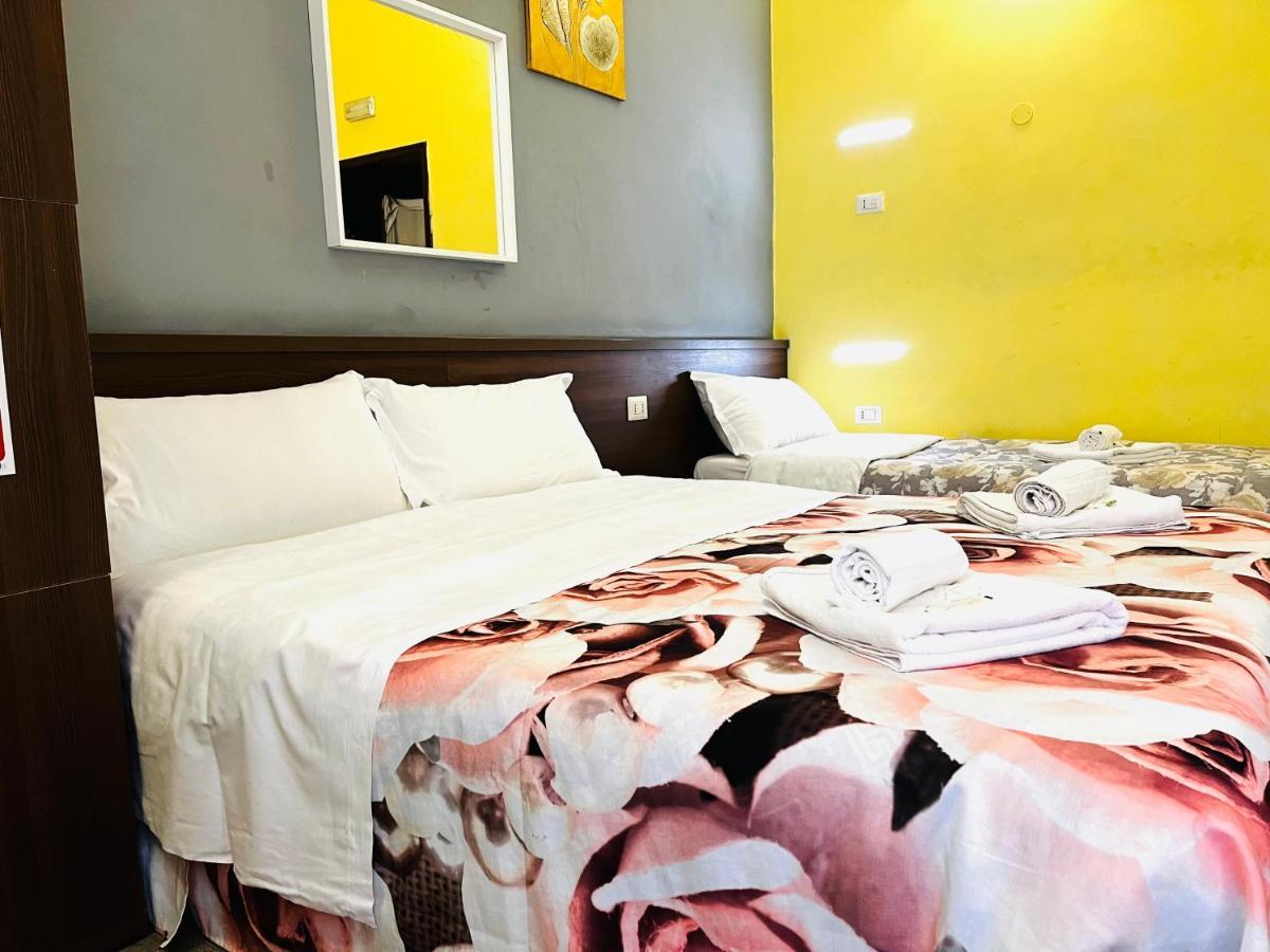 Holiday Rome Guesthouse ภายนอก รูปภาพ