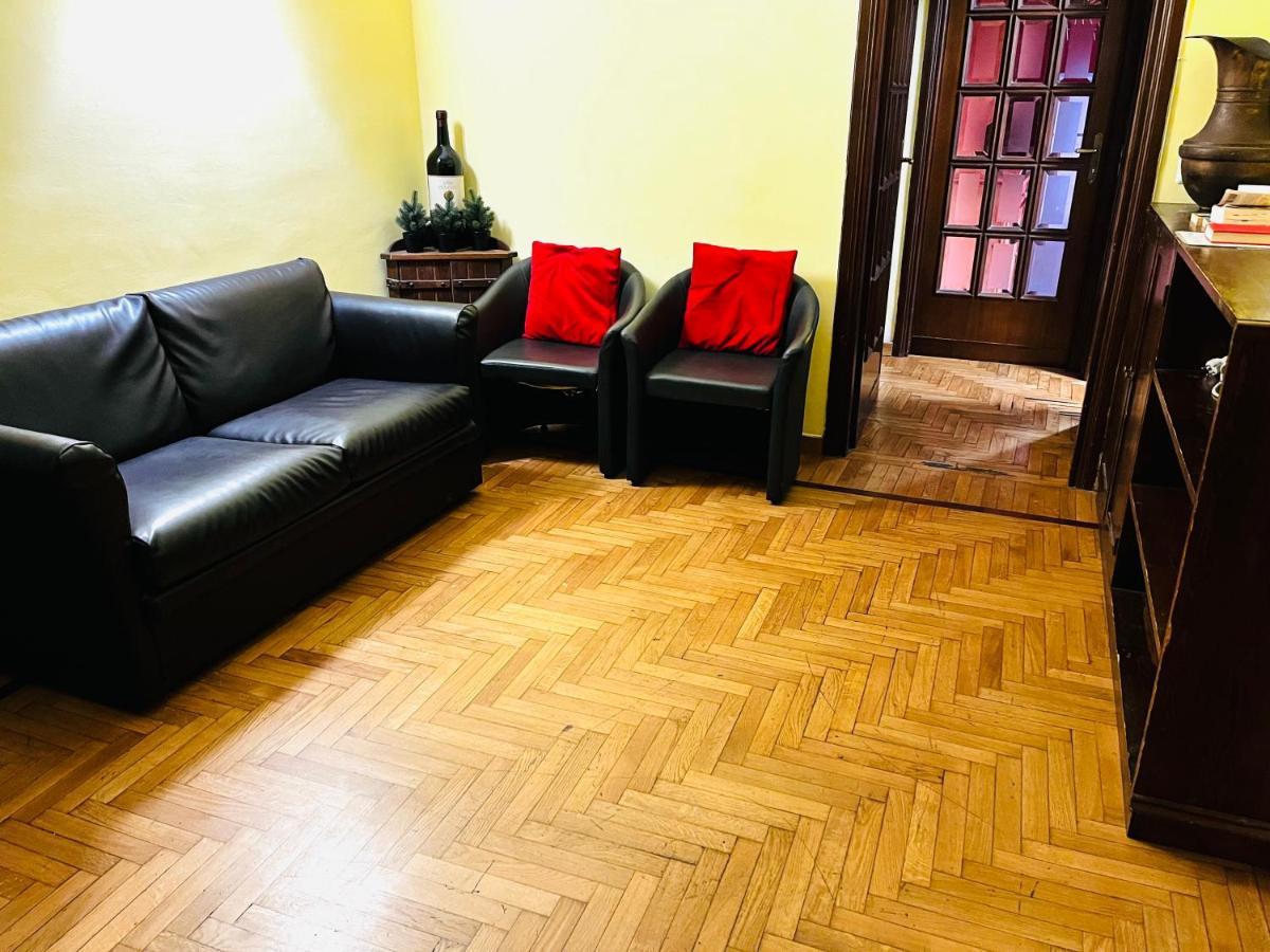 Holiday Rome Guesthouse ภายนอก รูปภาพ