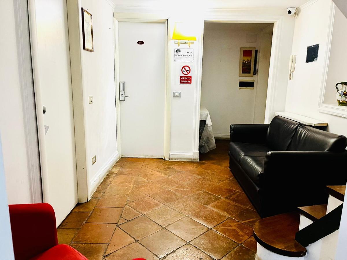 Holiday Rome Guesthouse ภายนอก รูปภาพ