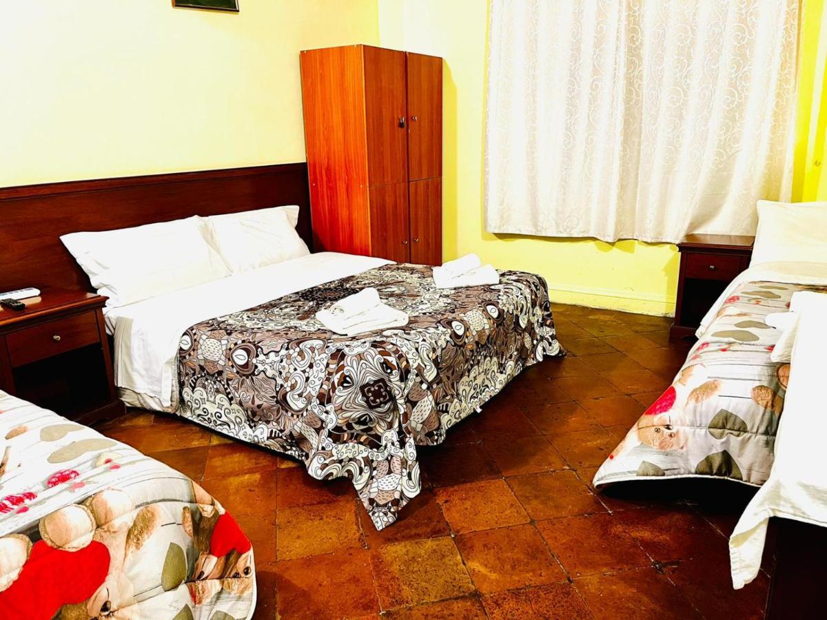 Holiday Rome Guesthouse ภายนอก รูปภาพ