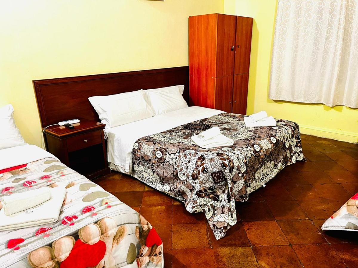 Holiday Rome Guesthouse ภายนอก รูปภาพ