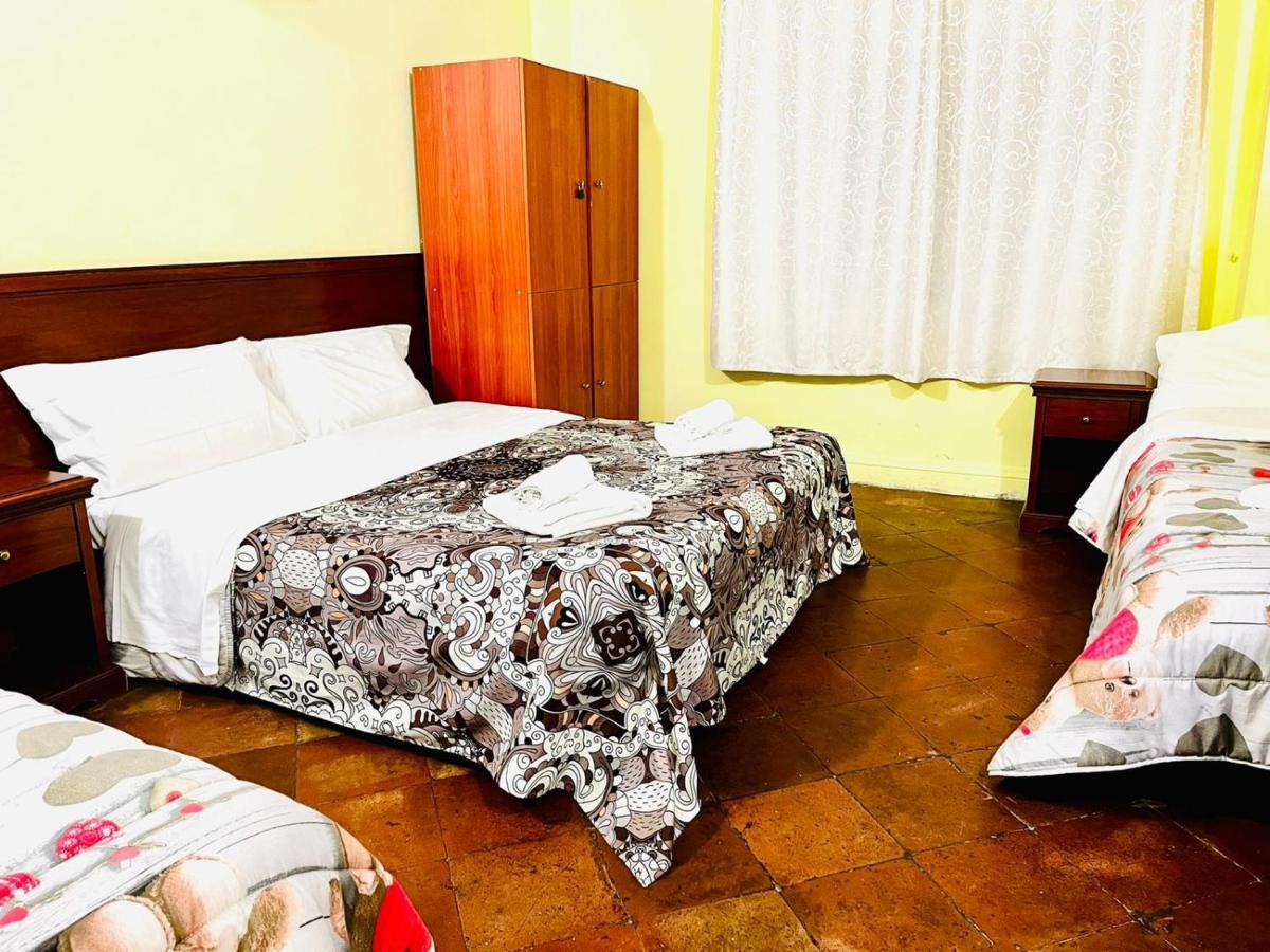 Holiday Rome Guesthouse ภายนอก รูปภาพ