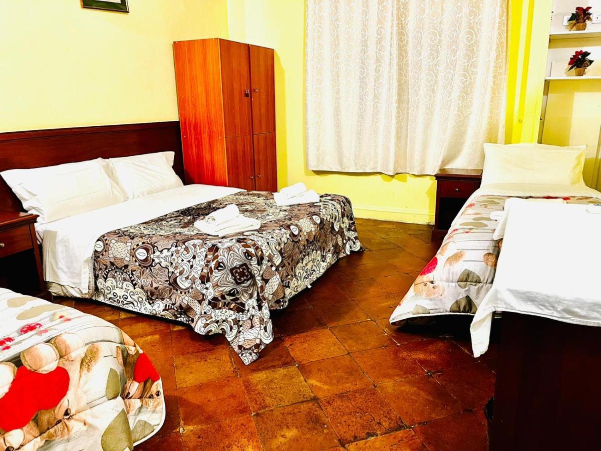 Holiday Rome Guesthouse ภายนอก รูปภาพ