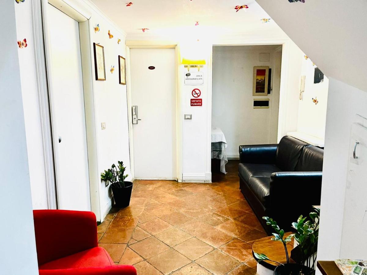 Holiday Rome Guesthouse ภายนอก รูปภาพ