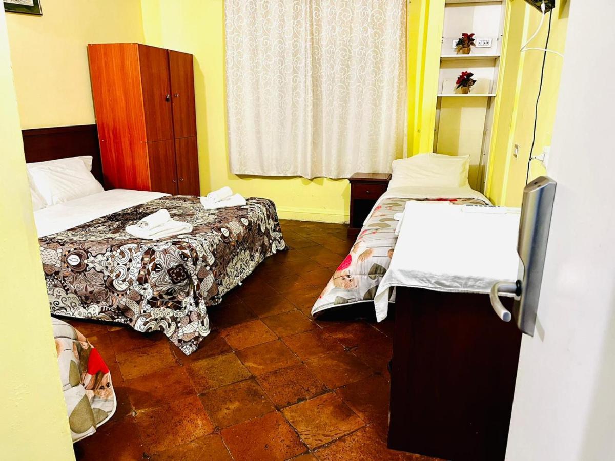 Holiday Rome Guesthouse ภายนอก รูปภาพ