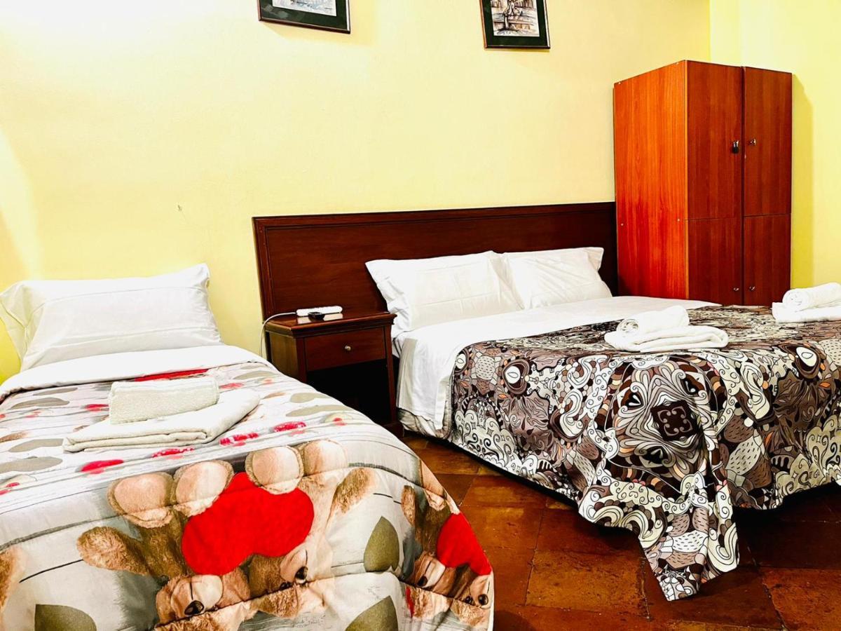 Holiday Rome Guesthouse ภายนอก รูปภาพ