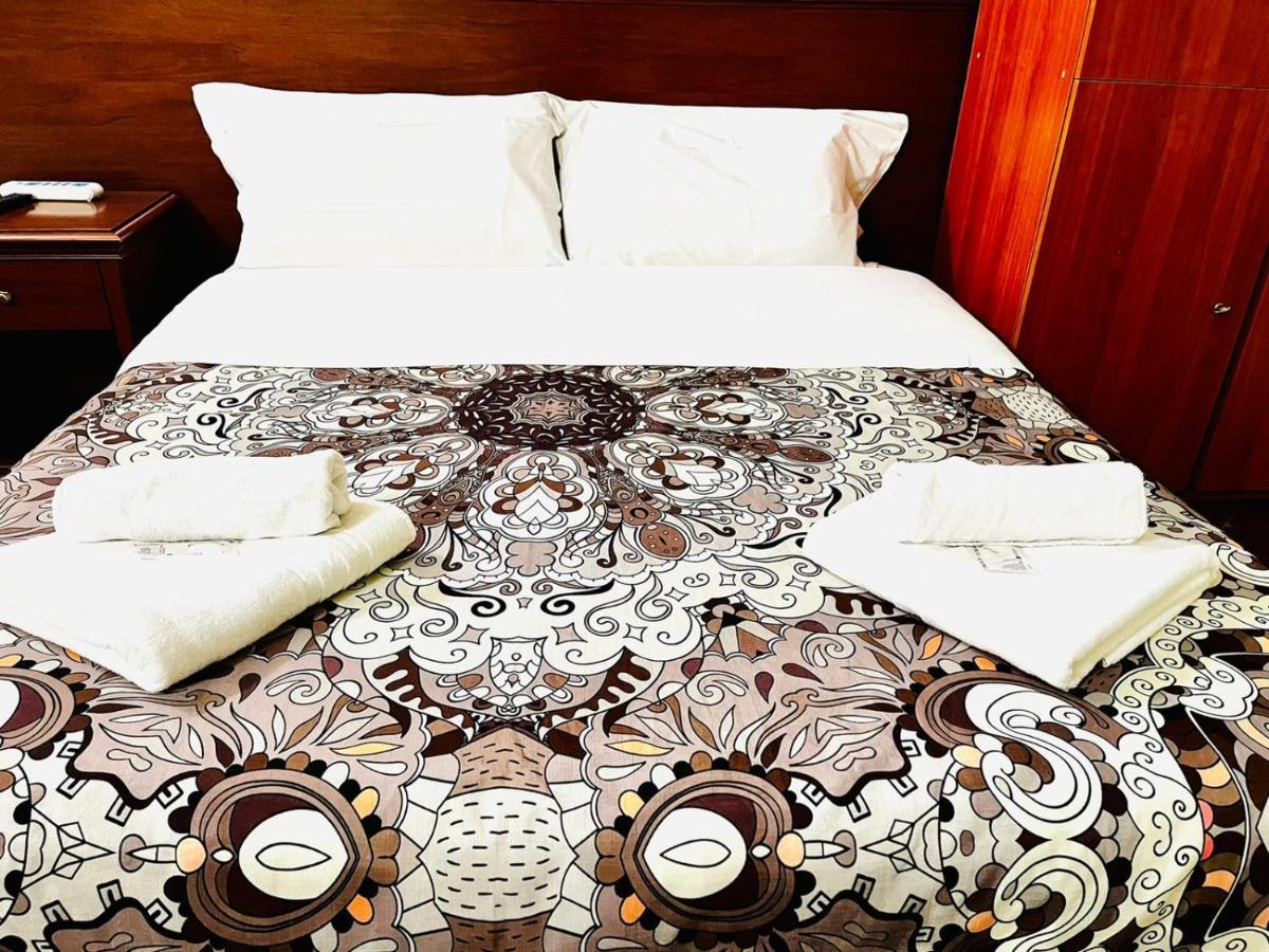 Holiday Rome Guesthouse ภายนอก รูปภาพ