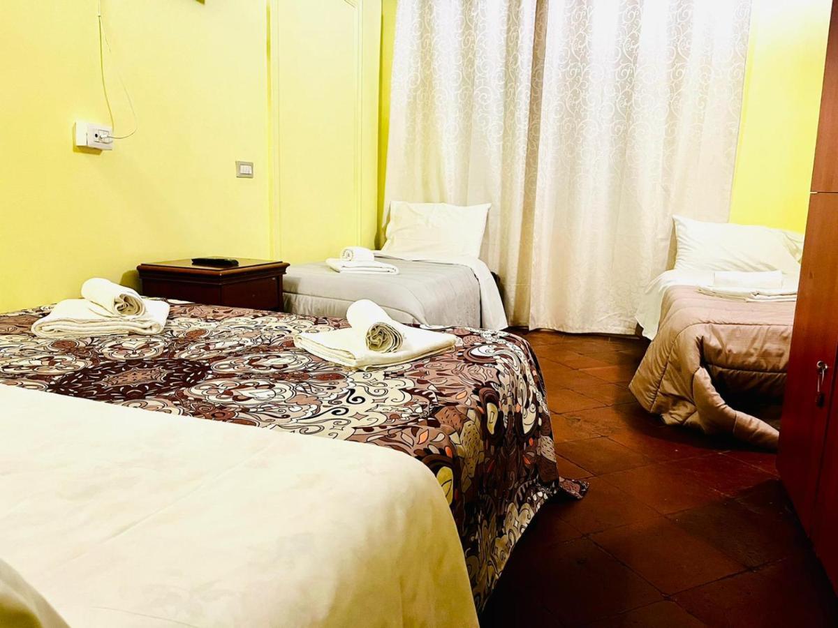 Holiday Rome Guesthouse ภายนอก รูปภาพ